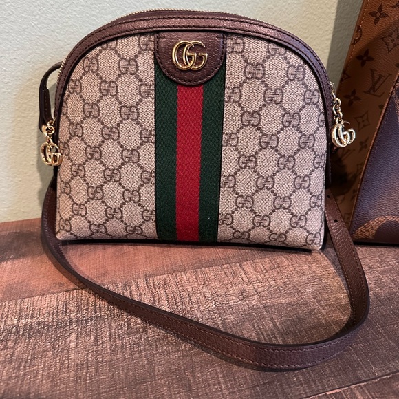 Gucci Handbags - Gucci crossbody bag. Authentic